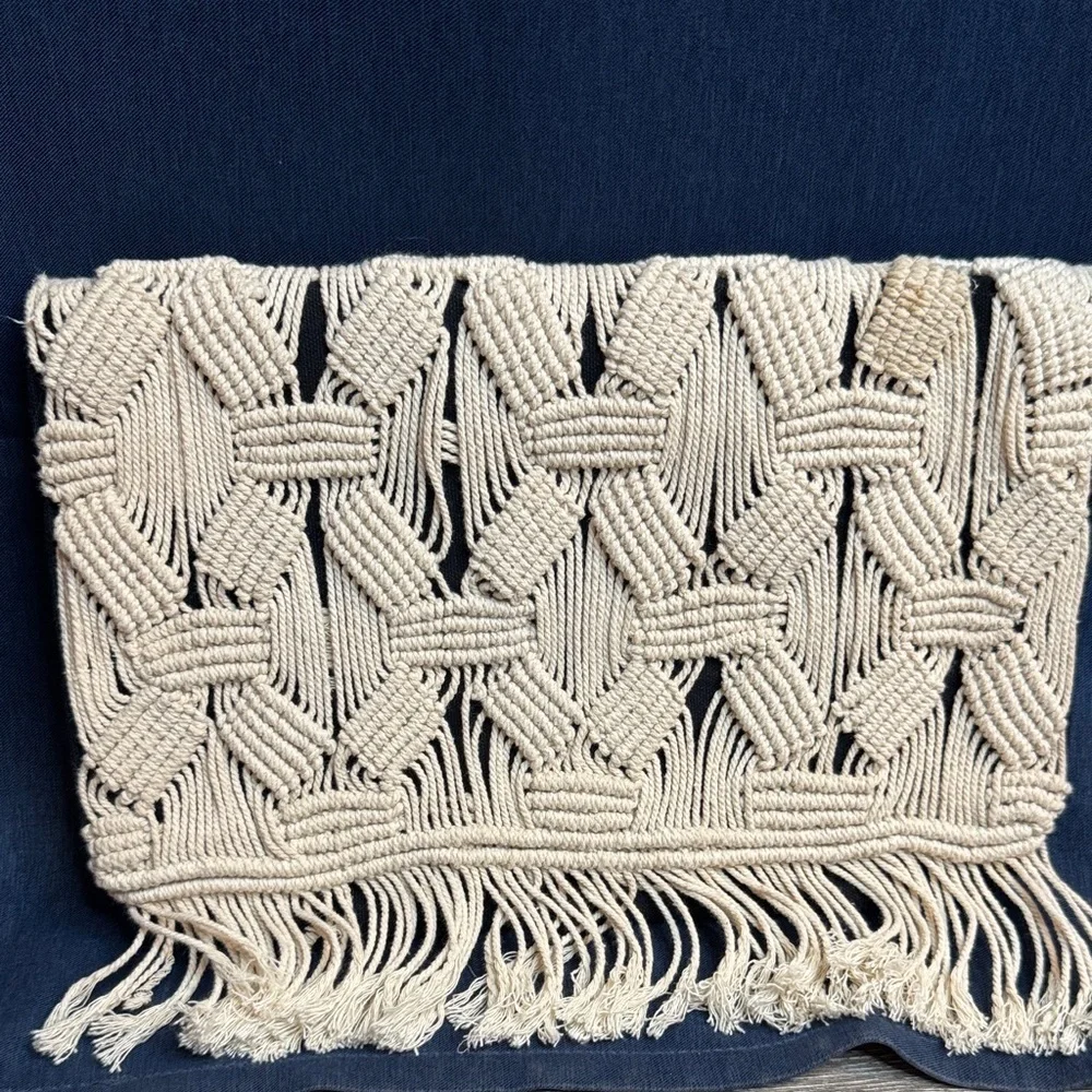 Stella & Dot Ivory Macramé Clutch 0305